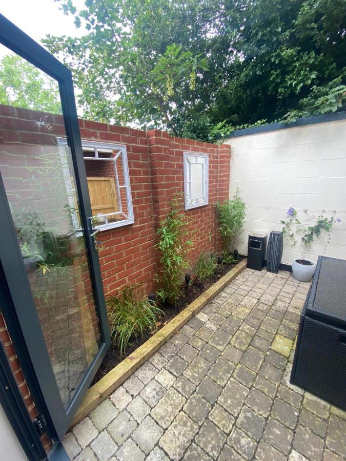 Hidden Gem Within The City Walls Canterbury Exterior photo